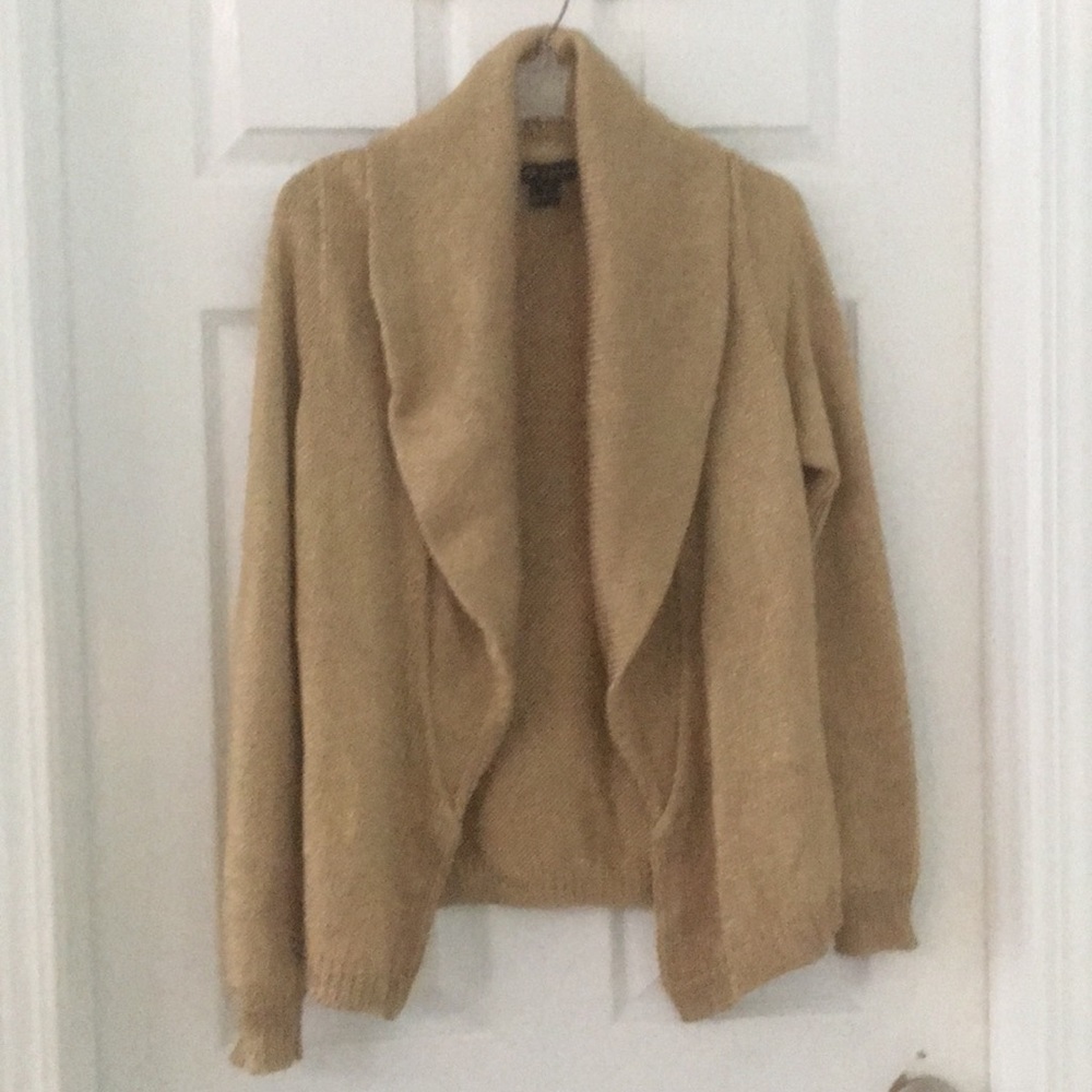 🧶 Gold thick and well made Ralph Lauren sweater.